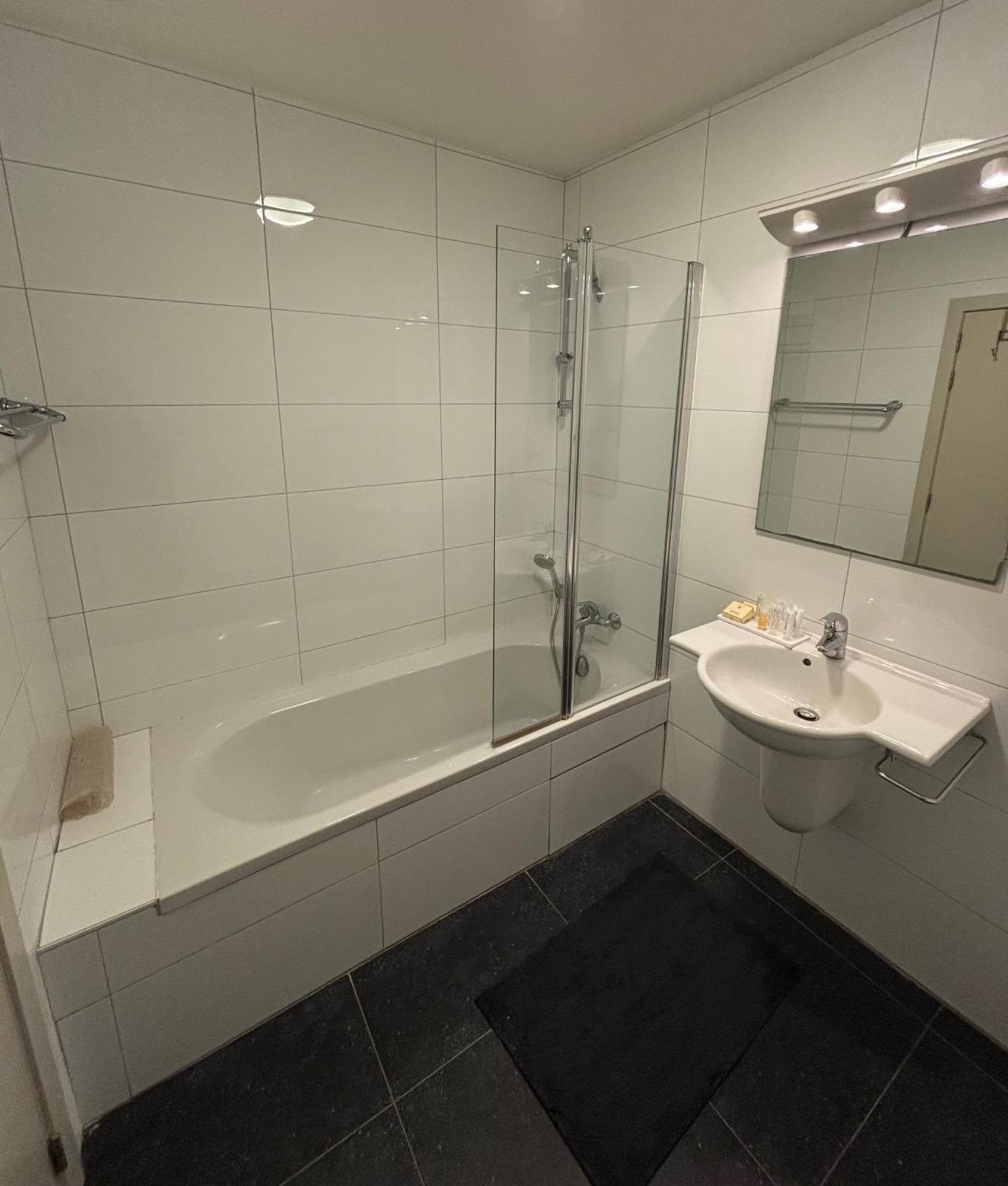 Hotel La Chaumiere Asse Luaran gambar