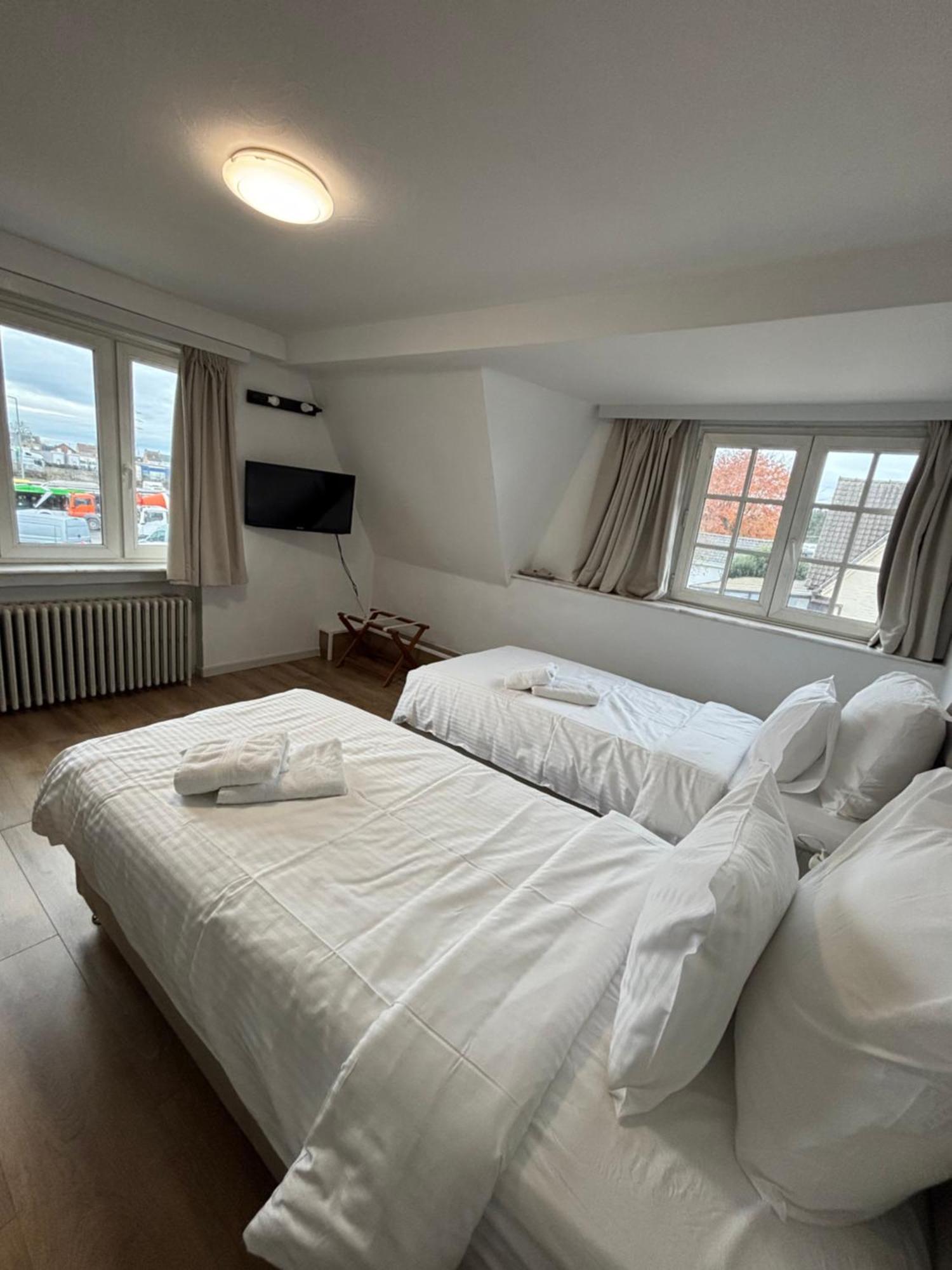 Hotel La Chaumiere Asse Luaran gambar