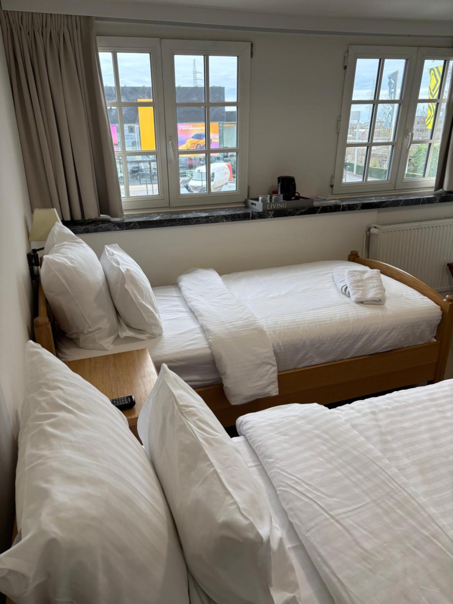 Hotel La Chaumiere Asse Luaran gambar